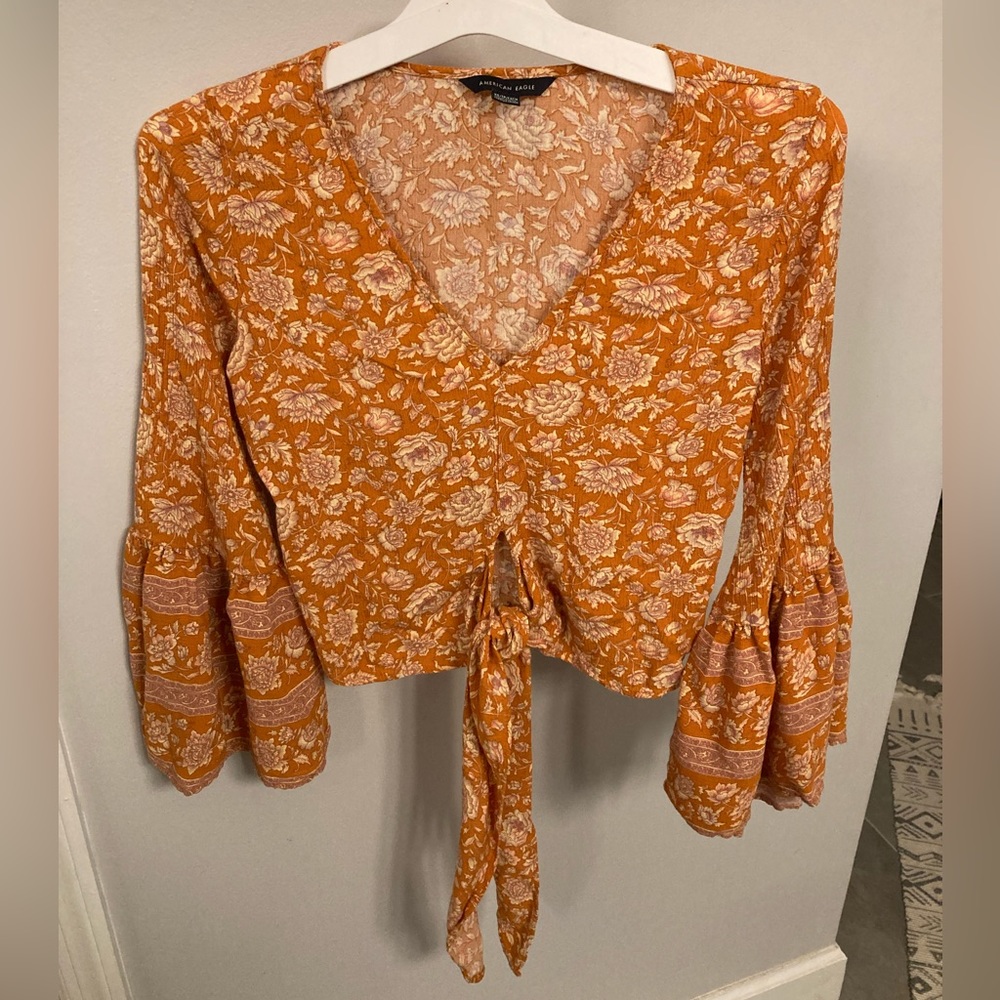 American Eagle orange and cream xs floral boho long sleeve crop top 70’s style